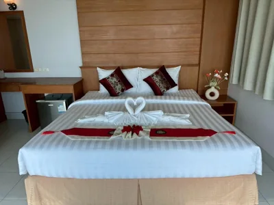 Camera matrimoniale con balcone e vista mare — Sunsea Resort